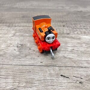 THOMAS &FRIENDS NIA TANK ENGINE TRAIN 3"L  TOY (PRE-OWNED)